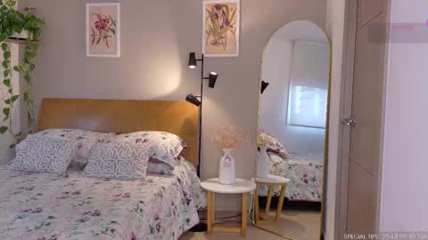 sarah_rayy online show from January 14, 9:42 pm