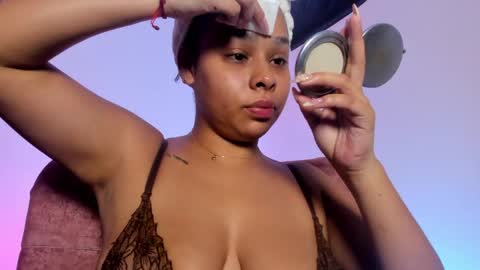 Snapshot of sarah_roussel chatting on May 16, 10:47 am Sarah online show from May 16, 10:47 am