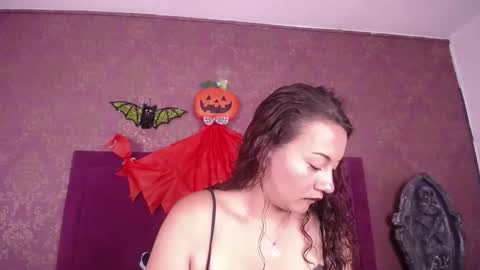 sarah_skys online show from October 18, 4:15 am