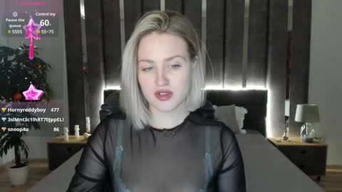 Snapshot of sarah_soul chatting on December 18, 4:42 am Sarah online show from December 18, 4:42 am