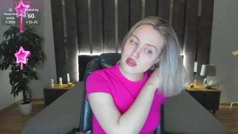 Snapshot of sarah_soul chatting on December 22, 1:01 am Sarah online show from December 22, 1:01 am