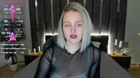 Snapshot of sarah_soul chatting on December 22, 7:11 am Sarah online show from December 22, 7:11 am