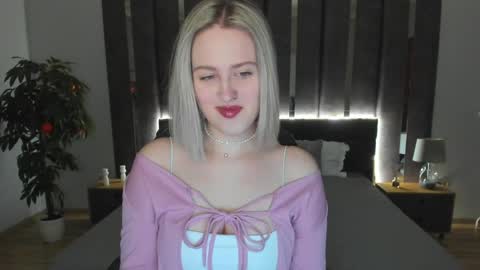 Snapshot of sarah_soul chatting on December 23, 12:57 am Sarah online show from December 23, 12:57 am