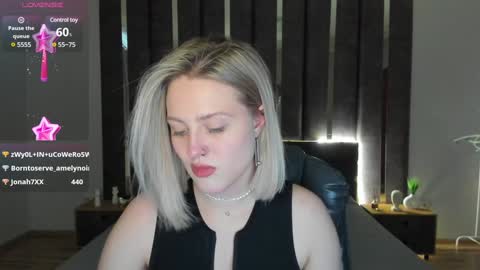 Snapshot of sarah_soul chatting on January 11, 7:06 am Sarah online show from January 11, 7:06 am