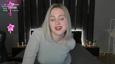 Snapshot of sarah_soul chatting on January 24, 12:42 am Sarah online show from January 24, 12:42 am