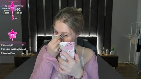 Snapshot of sarah_soul chatting on January 24, 3:43 am Sarah online show from January 24, 3:43 am