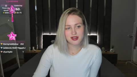 Snapshot of sarah_soul chatting on February 4, 4:15 am Sarah online show from February 4, 4:15 am