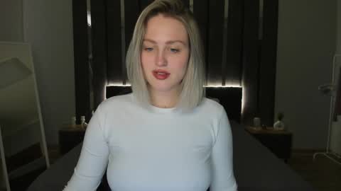 Snapshot of sarah_soul chatting on February 4, 7:29 am Sarah online show from February 4, 7:29 am