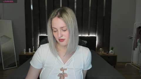 Snapshot of sarah_soul chatting on February 5, 3:55 am Sarah online show from February 5, 3:55 am