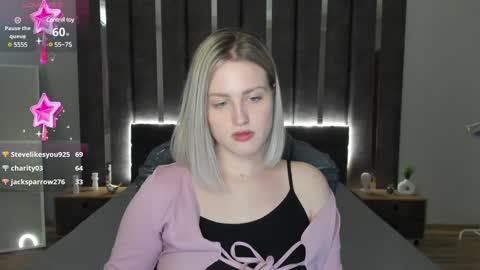 Snapshot of sarah_soul chatting on February 7, 6:45 am Sarah online show from February 7, 6:45 am