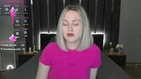 Snapshot of sarah_soul chatting on February 9, 3:43 am Sarah online show from February 9, 3:43 am