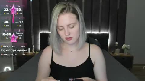 Snapshot of sarah_soul chatting on February 9, 6:43 am Sarah online show from February 9, 6:43 am