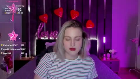 Snapshot of sarah_soul chatting on February 15, 7:06 am Sarah online show from February 15, 7:06 am