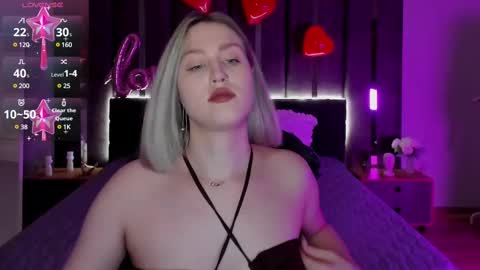 Snapshot of sarah_soul chatting on February 16, 12:52 am Sarah online show from February 16, 12:52 am