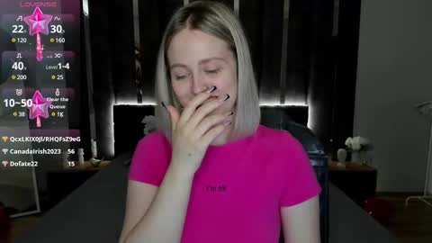 Snapshot of sarah_soul chatting on February 19, 7:17 am Sarah online show from February 19, 7:17 am