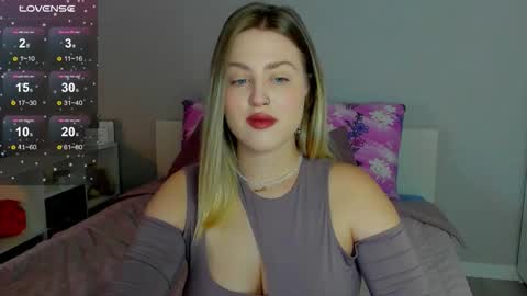 Snapshot of sarah_soul chatting on September 25, 12:58 am Sarah online show from September 25, 12:58 am