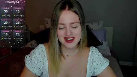 Snapshot of sarah_soul chatting on October 4, 12:08 am Sarah online show from October 4, 12:08 am