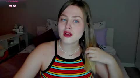 Snapshot of sarah_soul chatting on October 10, 11:59 pm Sarah online show from October 10, 11:59 pm