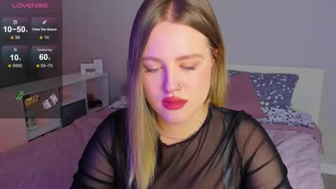 Snapshot of sarah_soul chatting on October 31, 12:22 am Sarah online show from October 31, 12:22 am