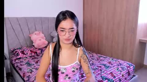 Snapshot of sarah_stone15 chatting on July 24, 8:40 pm Sarah online show from July 24, 8:40 pm