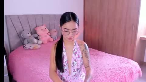 Snapshot of sarah_stone15 chatting on August 4, 8:22 pm Sarah online show from August 4, 8:22 pm
