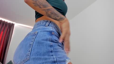 Sarah online show from January 21, 2:37 pm