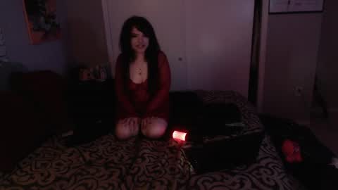 Snapshot of sarahbloom420 chatting on June 9, 5:30 am sarahbloom420 online show from June 9, 5:30 am