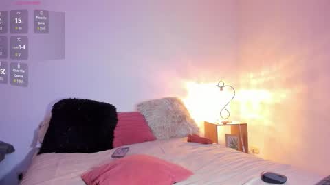 Snapshot of sarahbrooks_ chatting on September 17, 1:18 am Sarah and Erik online show from September 17, 1:18 am