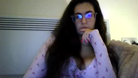 Snapshot of sarahcam95xx chatting on December 3, 10:52 pm Sarah online show from December 3, 10:52 pm