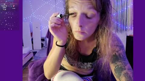 sarahdellisonn online show from June 7, 7:28 pm