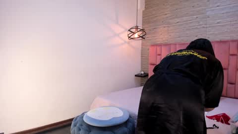 Sarah Deyvis online show from January 18, 1:52 am