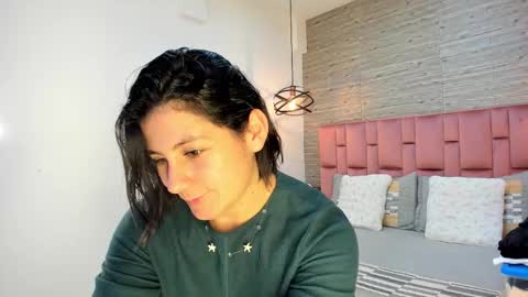 Sarah Deyvis online show from February 11, 1:20 pm