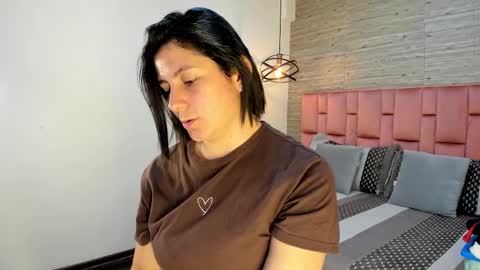 Sarah Deyvis online show from February 25, 2:33 pm