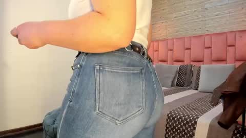 Sarah Deyvis online show from February 27, 2:21 pm