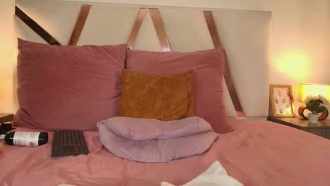 Snapshot of sarahevans__ chatting on December 25, 10:37 pm Sarah Evans online show from December 25, 10:37 pm