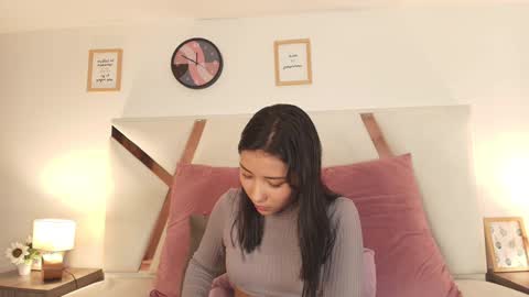 Snapshot of sarahevans__ chatting on December 27, 7:24 pm Sarah Evans online show from December 27, 7:24 pm