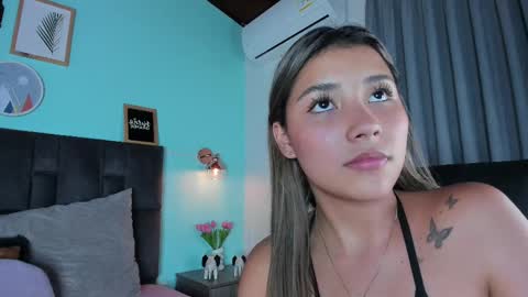 Snapshot of sarahevans__ chatting on February 28, 11:45 pm Sarah Evans online show from February 28, 11:45 pm