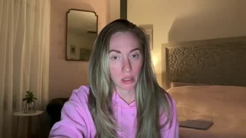Snapshot of sarahgiroux86 chatting on May 20, 5:13 am Sarah online show from May 20, 5:13 am