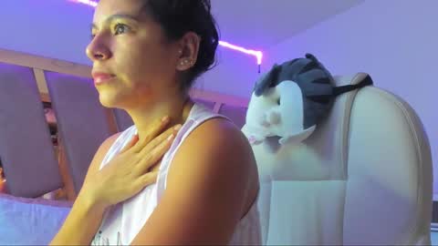 sarahhensoon online show from December 16, 11:15 am