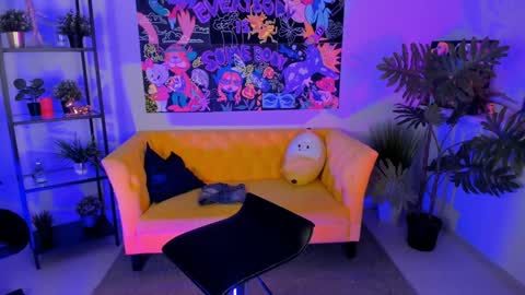 Divine Sarah NONUDE model online show from December 7, 6:04 pm