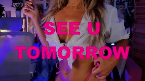 Divine Sarah NONUDE model online show from January 5, 8:31 pm