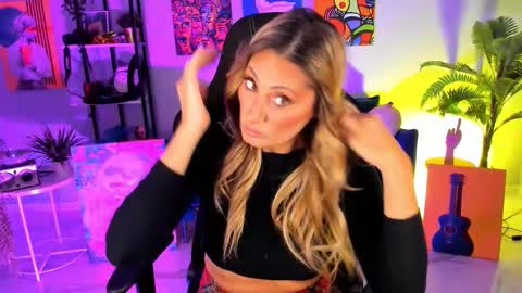 Divine Sarah NONUDE model online show from October 16, 12:17 pm