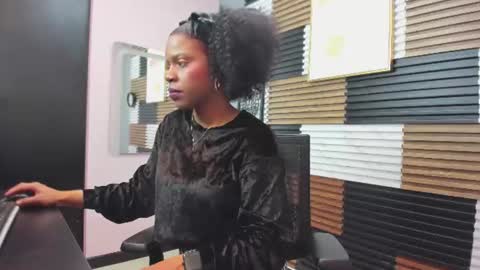 Snapshot of sarahi_pusey chatting on July 16, 12:22 pm Sarahi pusey online show from July 16, 12:22 pm