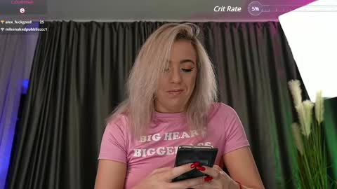 Sarahjadore online show from March 11, 7:47 pm