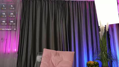 Sarahjadore online show from September 22, 6:21 pm