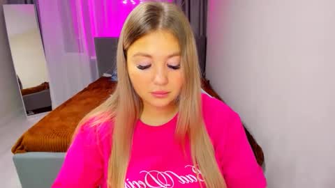 Sarah online show from November 6, 2:29 pm