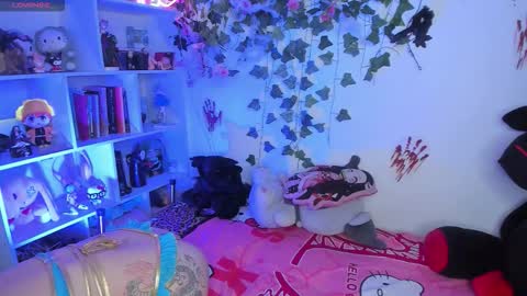 Snapshot of sarahminage_ chatting on November 11, 5:57 pm Sarah NEW ACCOUNT online show from November 11, 5:57 pm