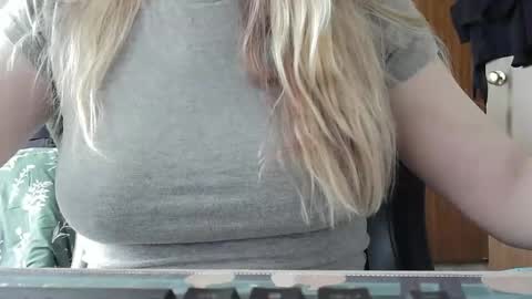 Sarah online show from March 23, 8:02 pm