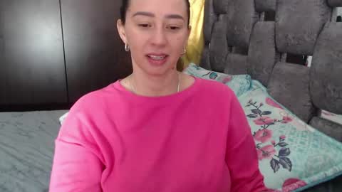 Snapshot of sarahott_1 chatting on July 16, 3:07 pm Lia online show from July 16, 3:07 pm
