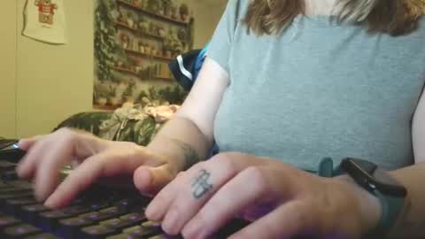 Snapshot of sarahpmummy chatting on May 7, 12:05 am Sarah online show from May 7, 12:05 am